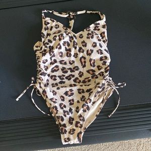 Kona Sol Leopard One Piece bathing suit